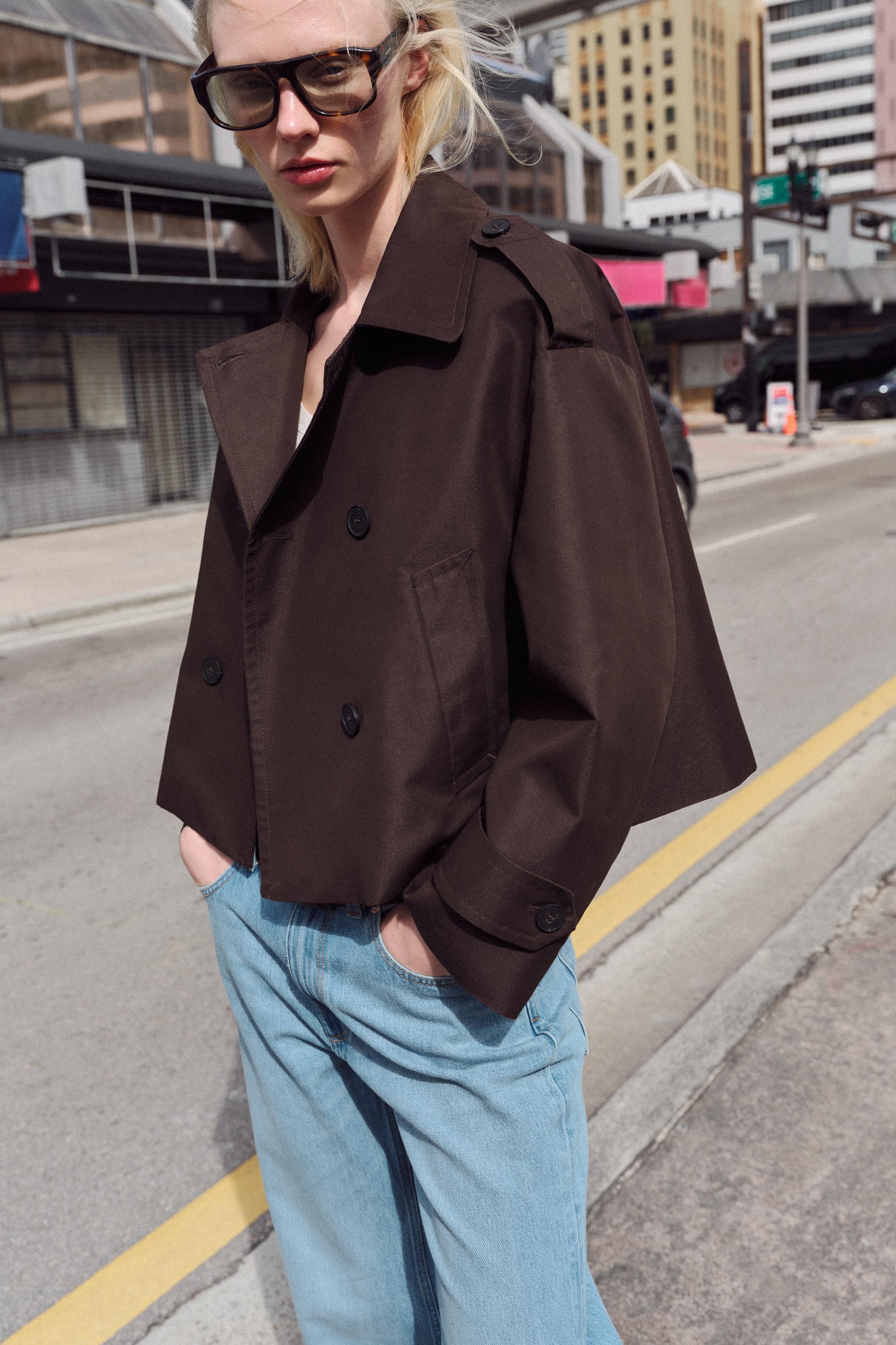 DOUBLE-BREASTED SHORT TRENCH COAT